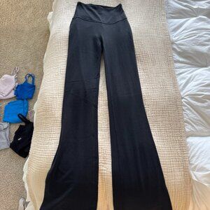 Lululemon Groove Nulu Super-High-Rise Flared Pant Regular